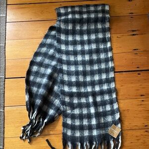 Elegant Checkered Black and White Scarf